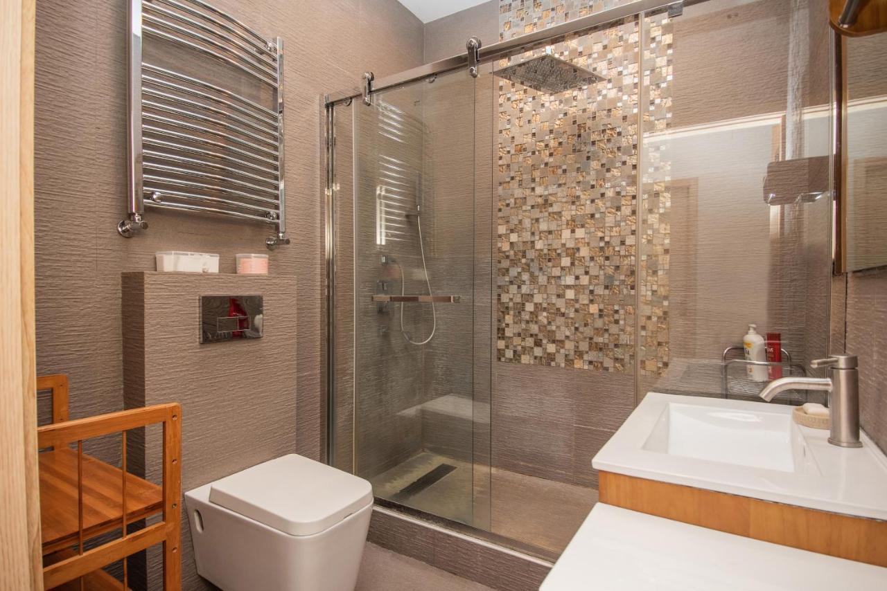 Luxury 4 Bedroom Apartment #1 In The City Center Of Tbilisi Ngoại thất bức ảnh