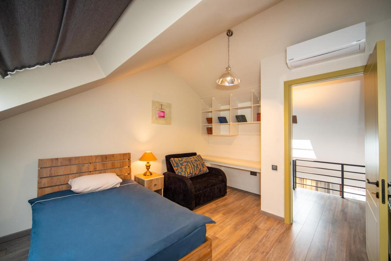 Luxury 4 Bedroom Apartment #1 In The City Center Of Tbilisi Ngoại thất bức ảnh