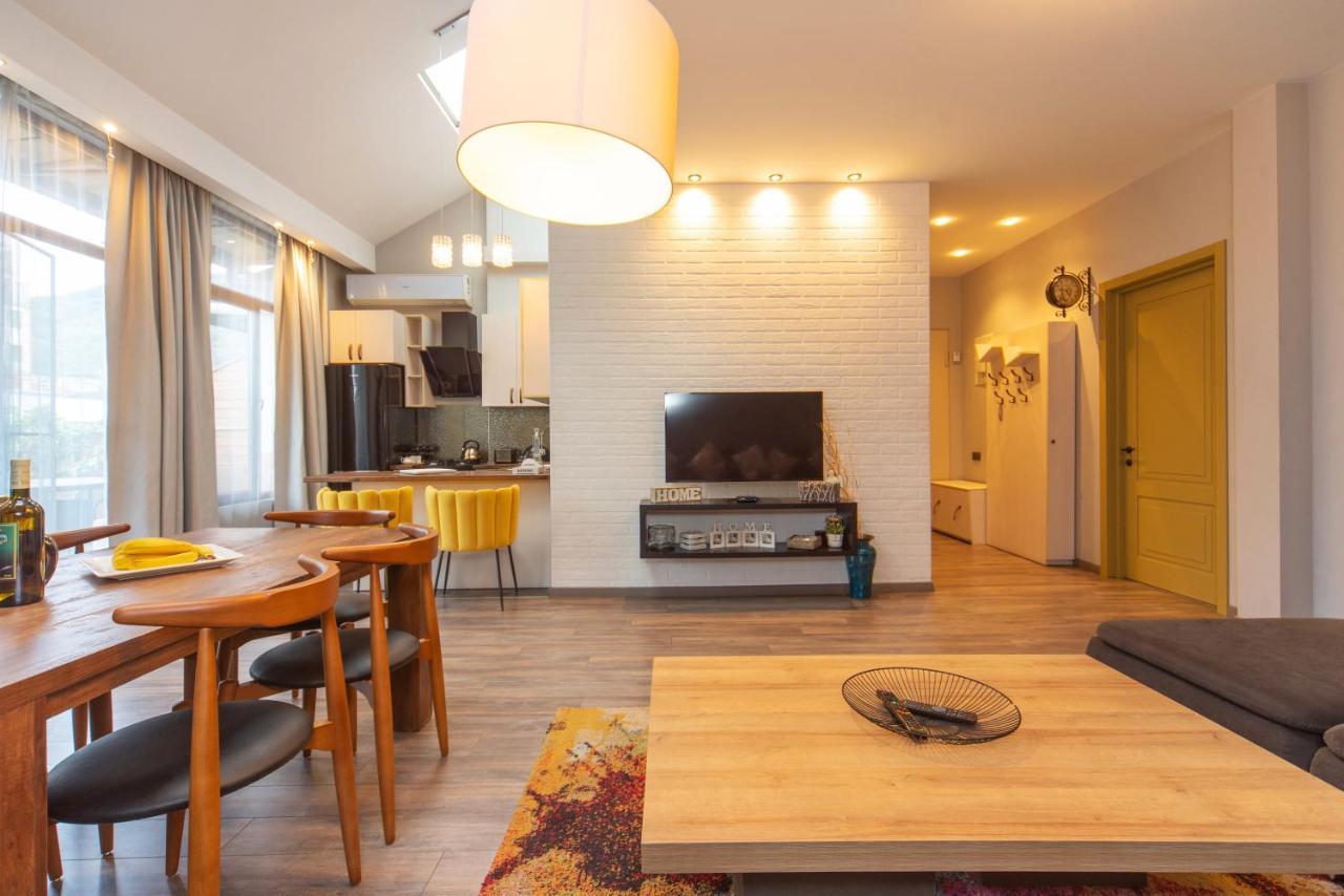 Luxury 4 Bedroom Apartment #1 In The City Center Of Tbilisi Ngoại thất bức ảnh