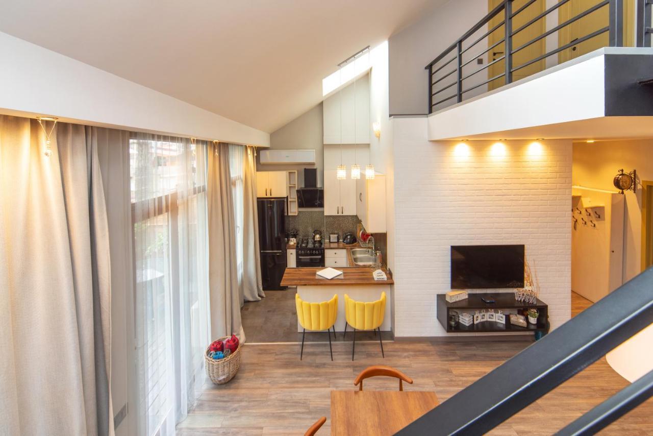 Luxury 4 Bedroom Apartment #1 In The City Center Of Tbilisi Ngoại thất bức ảnh