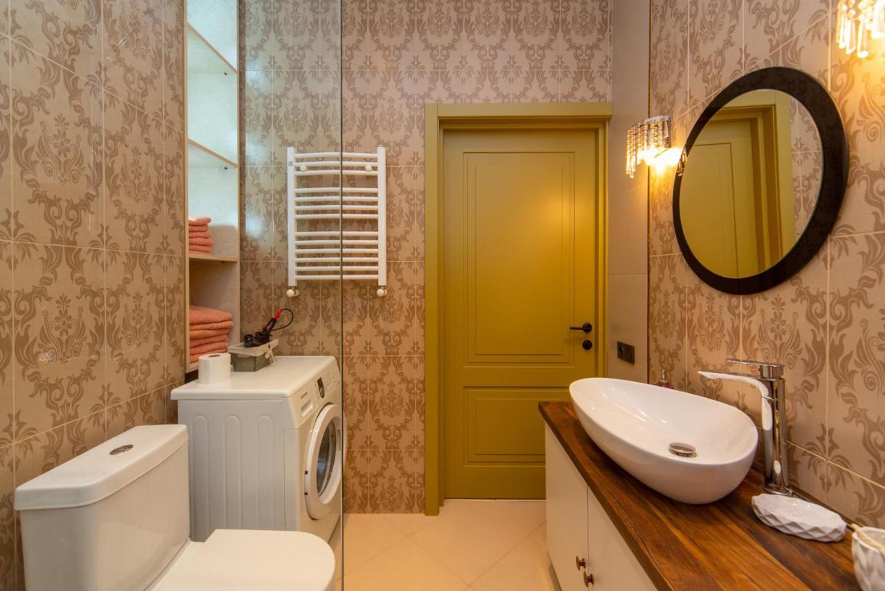 Luxury 4 Bedroom Apartment #1 In The City Center Of Tbilisi Ngoại thất bức ảnh
